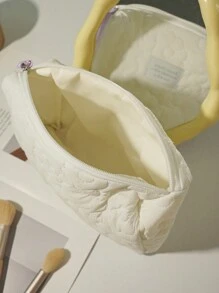 1 PC White Quilted Cloud Bag Make Up Bag, Fashionable And Casual Large Capacity Portable Zipper Makeup Bags, Travel Storage Stationery Storage, Vacation Essentials Cosmetic Bags For Pouch Pads, Wired Earphones, Earpods, Headphones, Charger, Lipsticks, Cosmetics, Perfume, Skin Care And Beauty Products, Home Decor, For Mom, Women, Nurses, Students, School Girls, Keys, Holiday Gifts Bag, Makeup Bag, Toiletry Bag, Desk Organiser, Cosmetic Bag, Makeup Pouch, Make Up Organizer, Vanity Accessories, Make Up Pouch, Makeup Bags,Cosmetic Bag,Makeup Organiser,Travel,Makeup Pouch,Bag,Vanity,Make Up Pouch,Travel Essentials,Pouch Bag,Travel Essential,Vanity Accessories,Small Makeup Bag,Makeup Pouch,Cosmetic Bag,Travel Essential,Large Capacity,Large Makeup Bag,Christmas Gifts,Pouch,Travel,Gifts For Women Travel Essential,Pouch,Clutch / Small Handbag, Makeup Organizer,Makeup Organize,Pouch,Brush Holder,Mini Pouch,Large Capacity Pouch