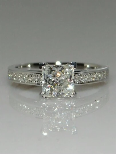 1只優雅的S925純銀立方氧化鋯戒指，女士婚禮珠寶首飾