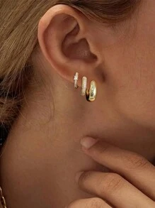 Ensemble de 3 paires de petites boucles d'oreilles créoles en or pour femmes, créoles Huggie plaquées 14K pour plusieurs piercings, boucles d'oreilles créoles délicates avec zircone cubique CZ, boucles d'oreilles créoles légères et épaisses