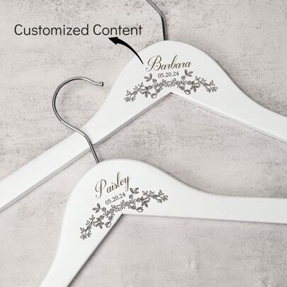 Spersonalizowany, drewniany, gruby wieszak na ubrania z imieniem, spersonalizowane wieszaki dla druhen, spersonalizowany wieszak, wieszak ślubny, drewniany wieszak z grawerunkiem, wieszak na suknię ślubną, wieszaki na imiona ślubne, spersonalizowana grawerowana suknia ślubna/drużba, prezent dla druhny/prezent z grawerunkiem na Dzień Matki/Dzień Ojca, slow summer living, spersonalizowane wieszaki i wieszaki, wakacyjny klimat, dom i styl życia, nawiedz swój dom, jesienne odświeżenie domu