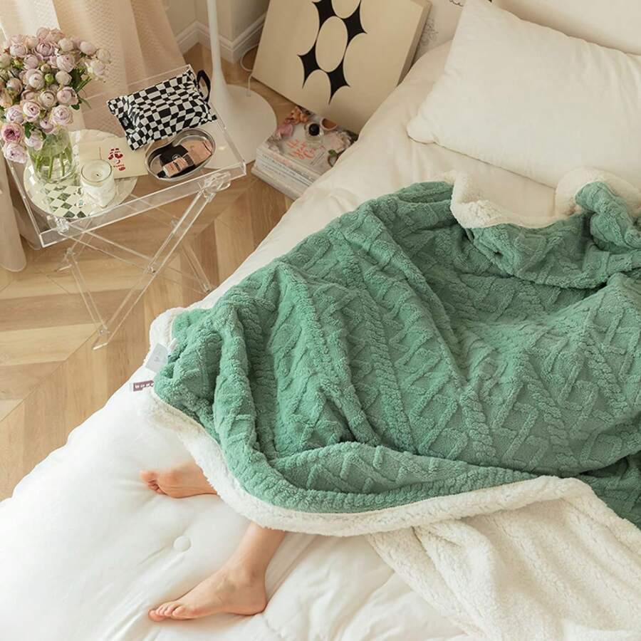 Comforters - Green - View 1