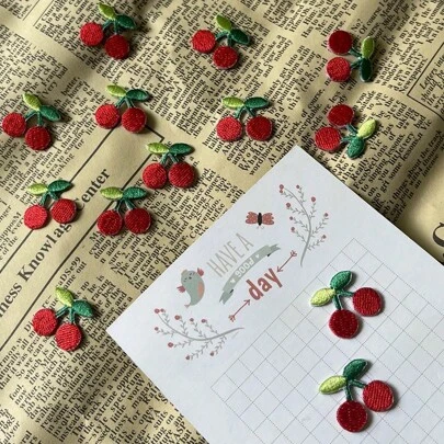 접착성 백받침이있는 10pcs 레드 체리 천 패치 스티커
