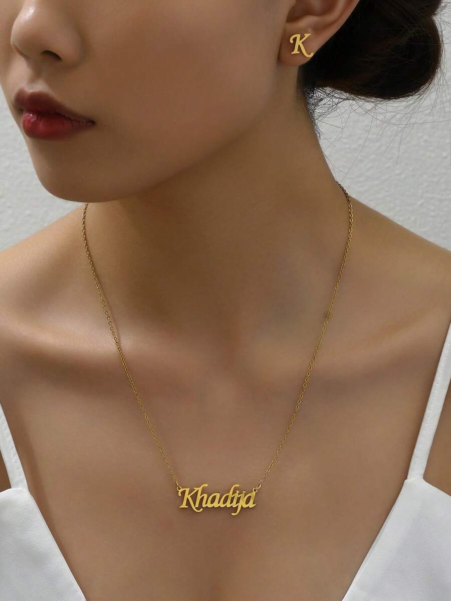 18K金鍍三件套時尚英文字母吊墜項鍊套裝女款，包括鎖骨鏈和耳環 - 金黃色 - 查看 1
