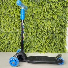 Patinete Infantil Dobravel 3 Rodas Seguro Divertido Com Led - Azul - Visão 4