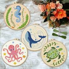 4入組海洋主題初學者和手工藝愛好者刺繡DIY套件，包括海馬、鯨魚、海龜和章魚圖案，4件印花刺繡布、一個刺繡框、足夠的刺繡線以及說明文件（一些刺繡配件的顏色是隨機的） - 彩色 - 查看 3