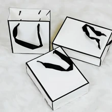 4入組白色禮品袋簡約購物袋包裝袋，小型企業用品，購物袋，派對袋，婚禮生日派對禮品袋，手提袋，派對小禮品，生日裝飾，派對禮品裝飾，婚禮裝飾，派對用品 - 白色 - 查看 9