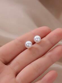 1Pair Minimalist Small Pearl Stud Earrings For Women Faux Pearl Earrings Classic White Round Pearl Stud Earrings Wedding Jewelry Bridesmaid Gift