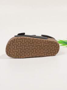 1 par de sandalias casuales simples y elegantes para niños, cómodas y antideslizantes con suela plana