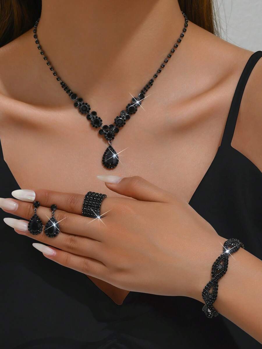 5pcs/Set Fashionable Black Jewelry Set - Necklace, Earrings, Bracelet, Elastic Ring
