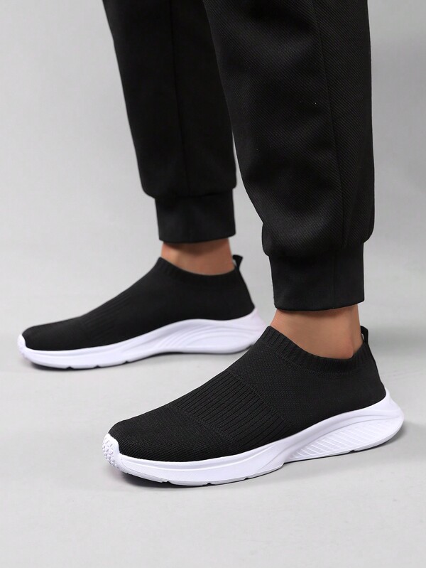 Neue hochwertige modische lässige Herren Slip-On Sportschuhe, leichte schwarze rutschfeste Flachschuhe mit Kapuze-Stil