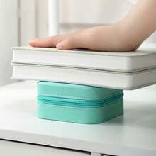 DAONIAO 1 Hộp đựng trang sức chống nước, hộp đựng nhẫn, dây chuyền, bông tai, túi trang điểm nhỏ gọn và di động, trang trí phòng, túi xách, túi trang điểm, du lịch, túi đựng mỹ phẩm, đồ dùng du lịch thiết yếu, hộp đựng, lưu trữ, đồ dùng du lịch thiết yếu, hộp đựng mỹ phẩm, túi đựng đồ trang điểm, túi đựng đồ vệ sinh cá nhân, hộp đựng đồ dùng trên bàn làm việc, túi đựng mỹ phẩm, túi đựng đồ trang điểm, hộp đựng mỹ phẩm, túi đựng đồ trang điểm, túi đựng mỹ phẩm, túi trang điểm, du lịch, túi đựng mỹ phẩm, túi, túi đựng mỹ phẩm, đồ dùng du lịch thiết yếu, túi đựng mỹ phẩm, đồ dùng du lịch thiết yếu, túi trang điểm nhỏ, dung tích lớn, túi trang điểm lớn, quà Giáng sinh, du lịch, quà tặng cho phụ nữ, đồ dùng du lịch thiết yếu, túi nhỏ, ví cầm tay/túi xách nhỏ, hộp đựng mỹ phẩm, hộp đựng cọ trang điểm, túi mini, túi dung tích lớn, quà tặng cho phụ nữ, quà Giáng sinh, ý tưởng quà tặng cho phụ nữ, túi đựng mỹ phẩm, đồ dùng du lịch thiết yếu - Nhiều màu - Xem 5