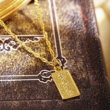 Colar com pingente geométrico banhado a ouro 18K para mulheres, gargantilha de aço inoxidável com design simples e moderno de estrela de 8 pontas e strass, adequada para uso diário e no Ramadã