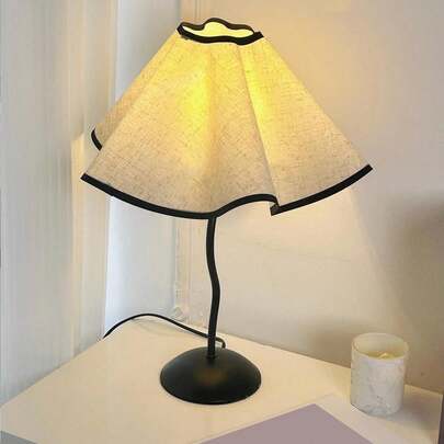 1pc USB Powered Nordic Retro Pleated Desk Lamp, Modern Minimalist Warm Bedside Study Bedroom Lamp