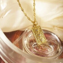 Colar com pingente geométrico banhado a ouro 18K para mulheres, gargantilha de aço inoxidável com design simples e moderno de estrela de 8 pontas e strass, adequada para uso diário e no Ramadã