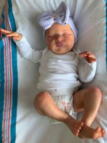 50 厘米睡着的重生婴儿娃娃，具有 3D 绘画皮肤和可见静脉，柔软的乙烯基四肢和布质身体，20 英寸逼真的新生女孩活生生的艺术女孩玩具，适合儿童生日玩具和收藏品、家居装饰 - 白色 - 查看 4