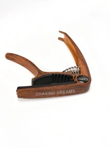 Capo per chitarra folk in lega di zinco personalizzato con plettro inciso e messaggio personalizzato, regalo di compleanno, regalo della Festa del Papà per chitarrista, San Valentino, decorazione di San Valentino