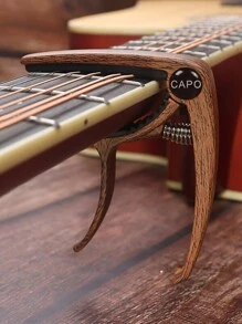 Capo per chitarra folk in lega di zinco personalizzato con plettro inciso e messaggio personalizzato, regalo di compleanno, regalo della Festa del Papà per chitarrista, San Valentino, decorazione di San Valentino