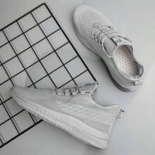 Women's  Fashionable Sneaker  Ultra Light Running Shoes Outdoor Casual Shoes Mesh Breathable Sports Shoes Waterproof And Sweat Resistant Sports Shoes Walking Shoes Light_Gray