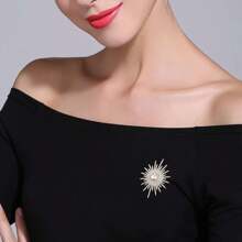 1 Pc New Fashion Elegant Glittering Sunflower Brooches Silver Gold Color Rhinestone Alloy Pearl Brooch Lady Party Pins Birthday Jewelry Clothing Accessory Collar Decoration Suit Sweater, Cardigan Brooch - Silver - View 7