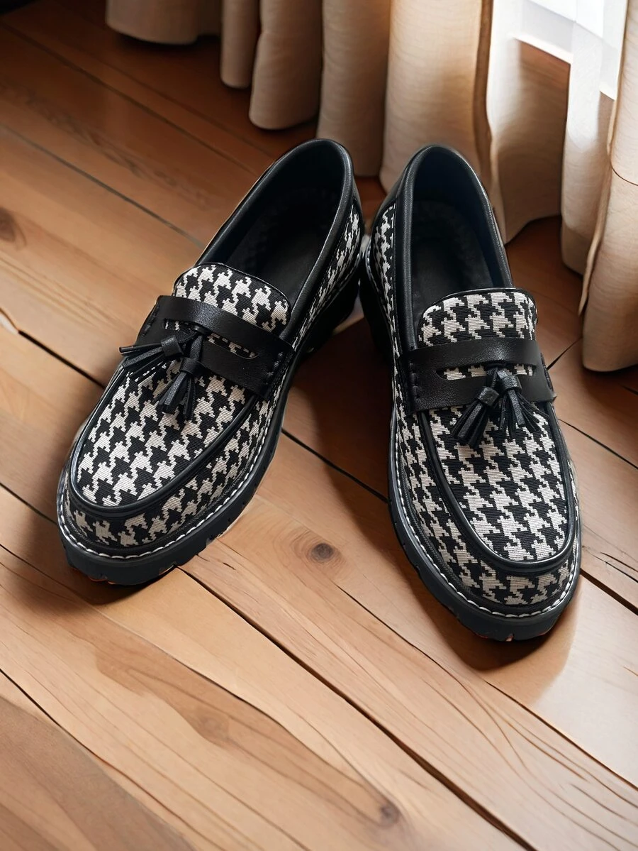 Black And White Checkered Men's Dress Shoes, British Style Slip-On Tassel Loafers - Black and White - View 1
