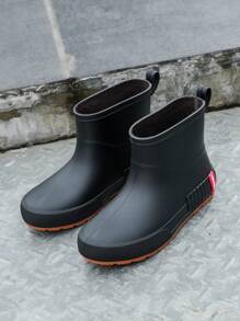 1 par de botas de lluvia cortas antideslizantes de unicolor para mujer, con estilo deportivo, impermeables para excursiones al aire libre, ligeras y fashionables zapatillas de agua