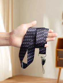 1 pièce Porte-clés lanière à carreaux noirs et blancs pour enseignant pour tenir son badge et clés, joli tour de cou géométrique à triangles pour carte de crédit, passeport, téléphone et accessoires charmants, avec un anneau en métal. D'excellents cadeaux pour les enseignants, étudiants et le personnel.