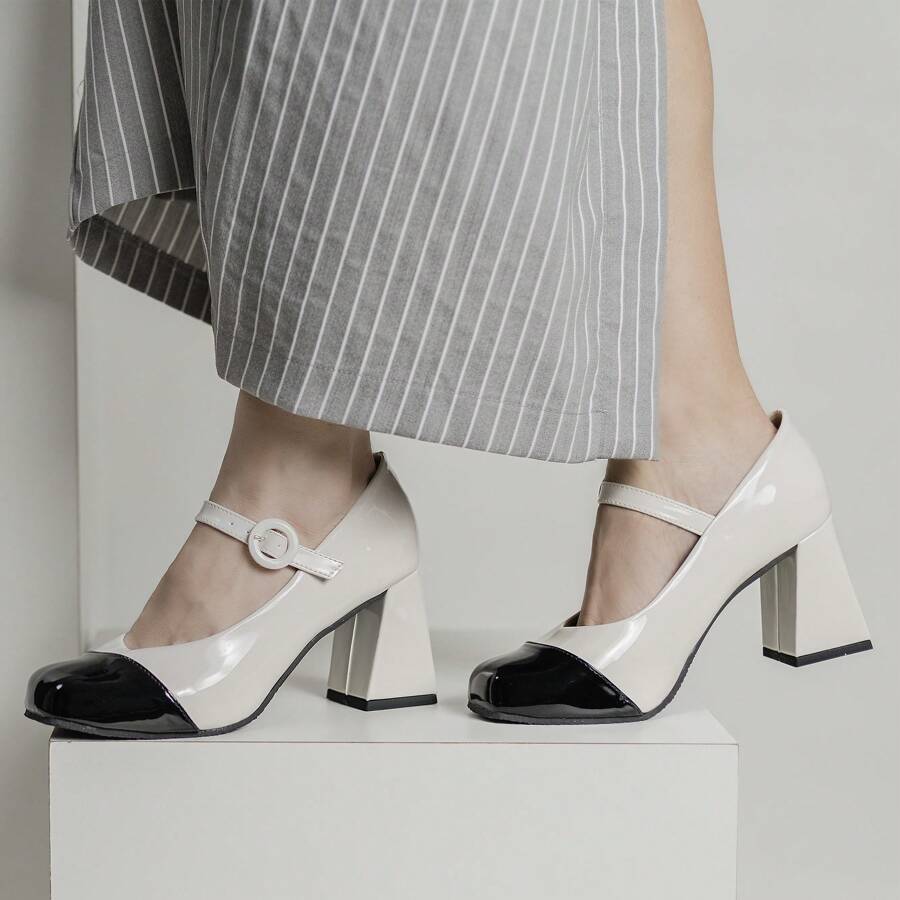 Women Heeled Sandals - 黑與白 - 查看 1