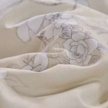 2/3 件套白色梅花印花被套，香槟金底色，简约美学设计，柔软奢华的高品质轻盈超细纤维床品，低致敏性，透气性好，适合春、夏、秋、冬四季使用。 - 香檳色 - 查看 9