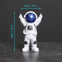 2pcs/1pc Creative Micro Landscape Astronaut Decoration, Cute Cartoon Astronaut Car Ornament, Realistic Astronaut Miniature Figurine For Home Office Decor, Student Gift, Great For Halloween, And Fall Decorations Birthday