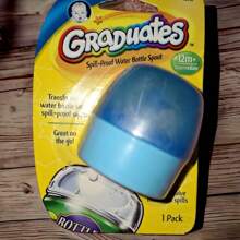 SET OF 2 SILICONE PACIFIER AND A SPILL-PROOF BOTTLE CAP FOR BABY - Multicolor - View 4