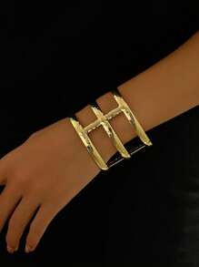 Fashion this season F&S 1 chiếc Vòng tay kim loại hở thời trang, cao cấp, đơn giản, phóng đại, độc đáo, khoét rỗng, không đối xứng dành cho nữ, thích hợp để đi làm, đi chơi, mua sắm và phối đồ. Hoàn hảo cho các cặp đôi đeo cùng nhau, tiệc nướng bãi biển, kỳ nghỉ lãng mạn, quán bar cổ điển, lễ hội âm nhạc, tiệc Gala, vũ hội ra mắt, tụ họp xã hội, làm quà tặng cho bạn bè và gia đình, và chụp ảnh thời trang. - Kiểu nhẫn nhiều lớp - Xem 10