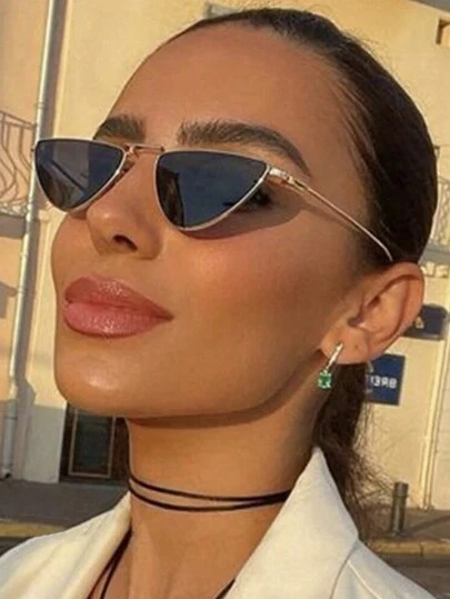 1 pezzo Occhiali da donna con effetto occhio di gatto in stile vintage, a forma di triangolo, metallici, design hollow hip-hop, adatti per uso quotidiano, viaggi, vacanze, feste. Accessori per occhiali per donne. Decorazioni basic per l'autunno. Abbigliamento da sera per le donne, regali casual per il business, festival musicali Y2KFest per vacanze estive, all'aperto, stile preppy per la scuola e il ritorno a scuola