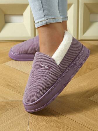 Zapatillas de invierno para mujeres, nuevas zapatillas posparto con suela gruesa y cálidas con decoración de bola de piel, zapatos antideslizantes para uso en interiores