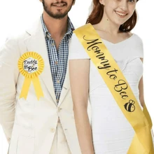 2 pièces/Ensemble écharpe dorée "Maman à Bee" et badge en fer-blanc "Papa à Bee" Kit combo pour la fête de douche de couple. Faveurs et décorations de fête pour future maman