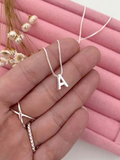 Colar Inicial (45cm), com Banho Alto Padrão em Ouro 18k ou Prateado 925 Anti Alérgico