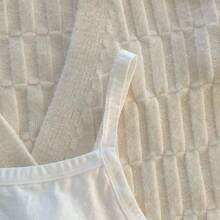 Teen Girl Sports Bra Top, Suitable For Junior & Senior Middle School Students During Puberty, With Straps & Short Length To Prevent Exposure And Suitable For Sports