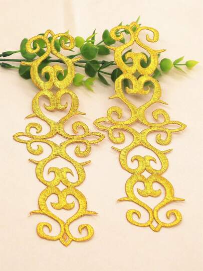 2 件金色彩色镂空花朵刺绣补丁，带背胶，用于 DIY 服装装饰