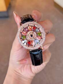 1 Stück glänzende und modische Damen Quarzuhr mit buntem Strasssteindekor, verfügt über ein verlockendes Drehzifferblatt, Edelstahlgehäuse, strapazierfähiges Lederarmband und wasserdichtes Design, perfekt als Geschenk für Frauen zum Dating und täglichen Tragen