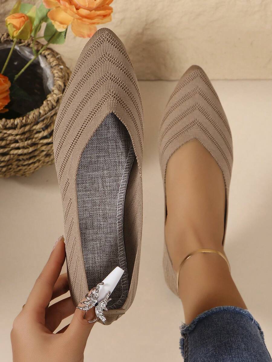 Women's Flat Pointed Toe Knitted Mesh Casual And Comfortable Mesh Shoes