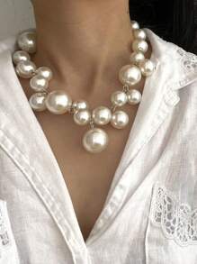 1pc French Exaggerated Vintage Pearl Necklace, Grape Shaped Design, Faux Pearl Material, Collarbone Decor, Lightweight Luxury Style - Bunch Of Grapes - View 2