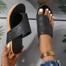 Wasserdichte Plateau Flip-Flops mit erhöhter Höhe, schlankmachender Wirkung, dicke Sohle Damen Sandalen mit Keilabsatz und Nieten Wedges und Slip-On Design für den Sommer