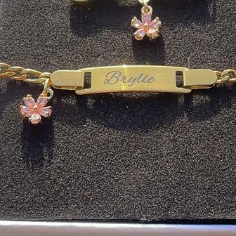 Customized Stainless Steel Name Cute Pink Cubic Zirconia Flower Personalized Bracelet For Children & Women, Birthday Gift Sunflowers Stylish, Fall Fashion, Colorful, Casual, 2000s Fashion, Cuties Custom, Personalized, Unique Ideal Gifts For Her Girlfriend, Mom, Family, Friends, Daughter, Grandparents For Anniversaries, For Valentine's Day, For Mother's Day, For Weddings, For Daily Wear Valentines, High School Senior High School Students, College Students, University Students, Freshman, Sophomore, Underclassmen,Customized Fashion Engraved Bracelets,Look Glamour