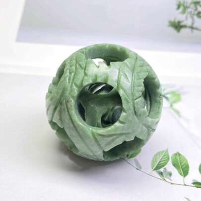 2,1 Zoll+ natürliche Jade exquisiter Ball, Jade-Ball-Anhänger oder Dekoration, fühlen Sie den Charme von Handarbeit, heilender Energiestein, Linderung von Angstzuständen, Meditation, spirituelle Balance, Kristall-Chakra, personalisierte Geschenke, Geschenke für Kinder, Geschenke für Familie.