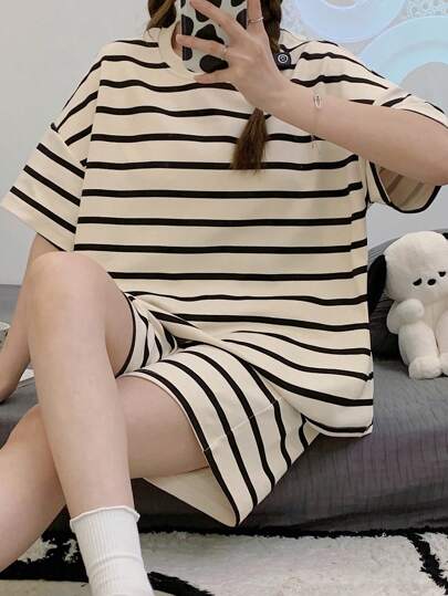 AICJ 女士 2 件套休闲套装，春/夏，超大条纹短袖衬衫和短裤，适合室内/室外使用的舒适家居服，两件套