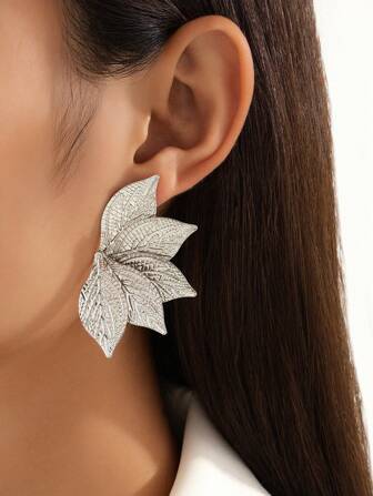 1 par de aretes de botón con forma simétrica de hoja texturizada elegantes y de moda para mujeres, ideal como regalo de vacaciones