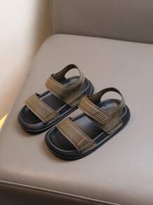 1 paire de sandales décontractées à la mode, confortables, antidérapantes et à semelle souple, convenant aux bébés en été. Sandales sport pour tout-petits avec protection des orteils.