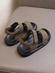 1 paire de sandales décontractées à la mode, confortables, antidérapantes et à semelle souple, convenant aux bébés en été. Sandales sport pour tout-petits avec protection des orteils.