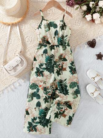 年轻女孩吊带背心露背阔腿连体裤