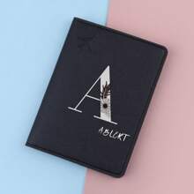 1 pieza Titular de pasaporte de PU personalizado con 26 letras del alfabeto impresas, patrón floral y de avión, cubierta de pasaporte de viaje, regalo personalizado de nombre de pareja, regalo de cumpleaños, recuerdo de viaje, regalo corporativo para festivales, regalo personalizado para padres, madres, esposos y esposas.