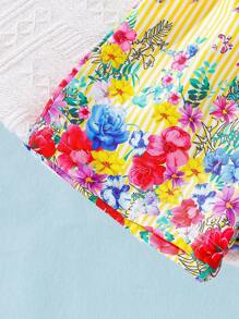 Conjunto de Top de Cintura Estilo Paperbag com Enfeite de Babado e Shorts Estampados com Listras e Flores para Jovem Garota no Verão